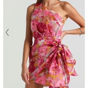 Showpo floral one shoulder dress with tie on the side. Worn once